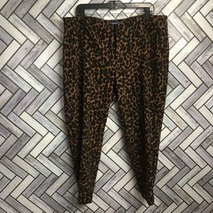 Old Navy Harper Mid Rise Cheetah Pixie Pant